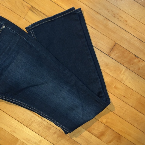 Levi’s Jeans - Picture 3 of 10
